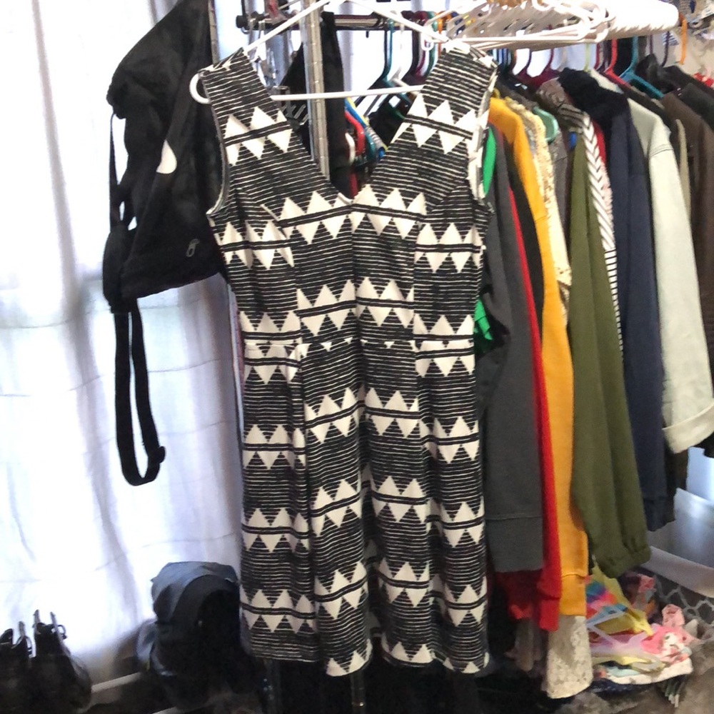H&M DRESS SIZE M - Picture 2 of 5
